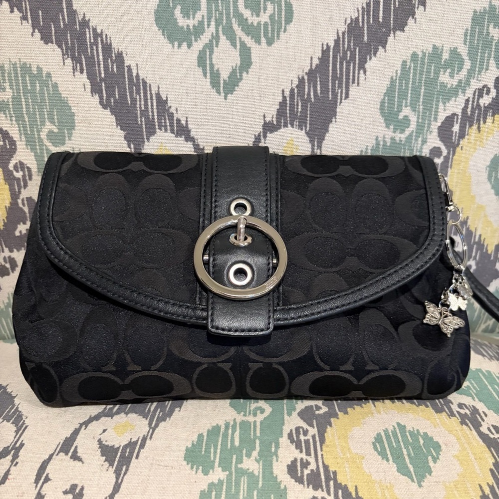 Coach Ali Signature Jacquard Clutch Wristlet EUC